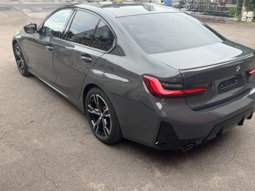 BMW 330i Dravitgrau