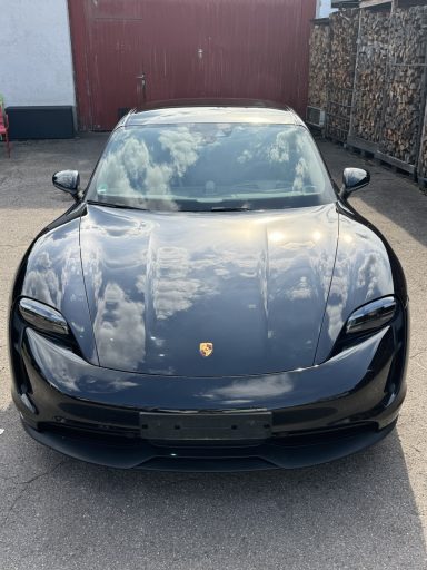 Porsche Taycan Komplett Keramikbeschichtet